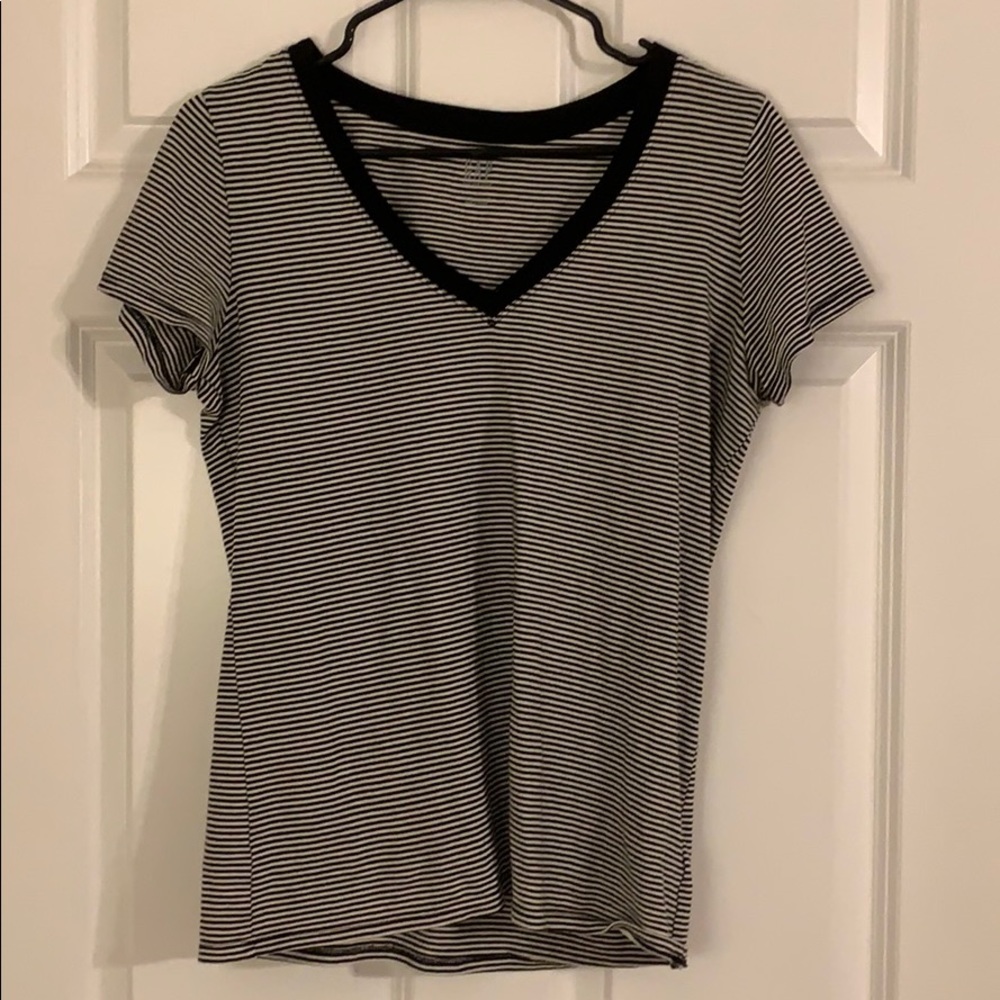 Gap black and white striped tee